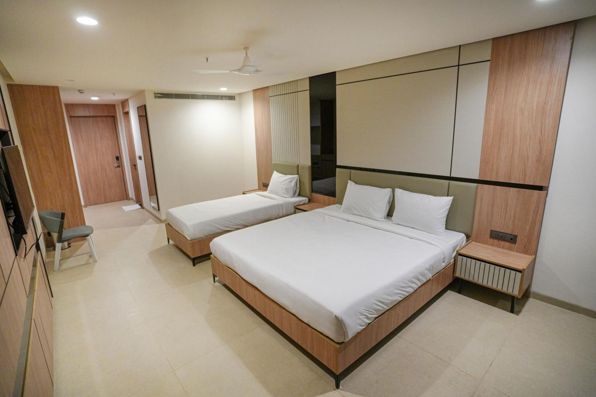 היידראבד Hotel Shubham Celebrations מראה חיצוני תמונה
